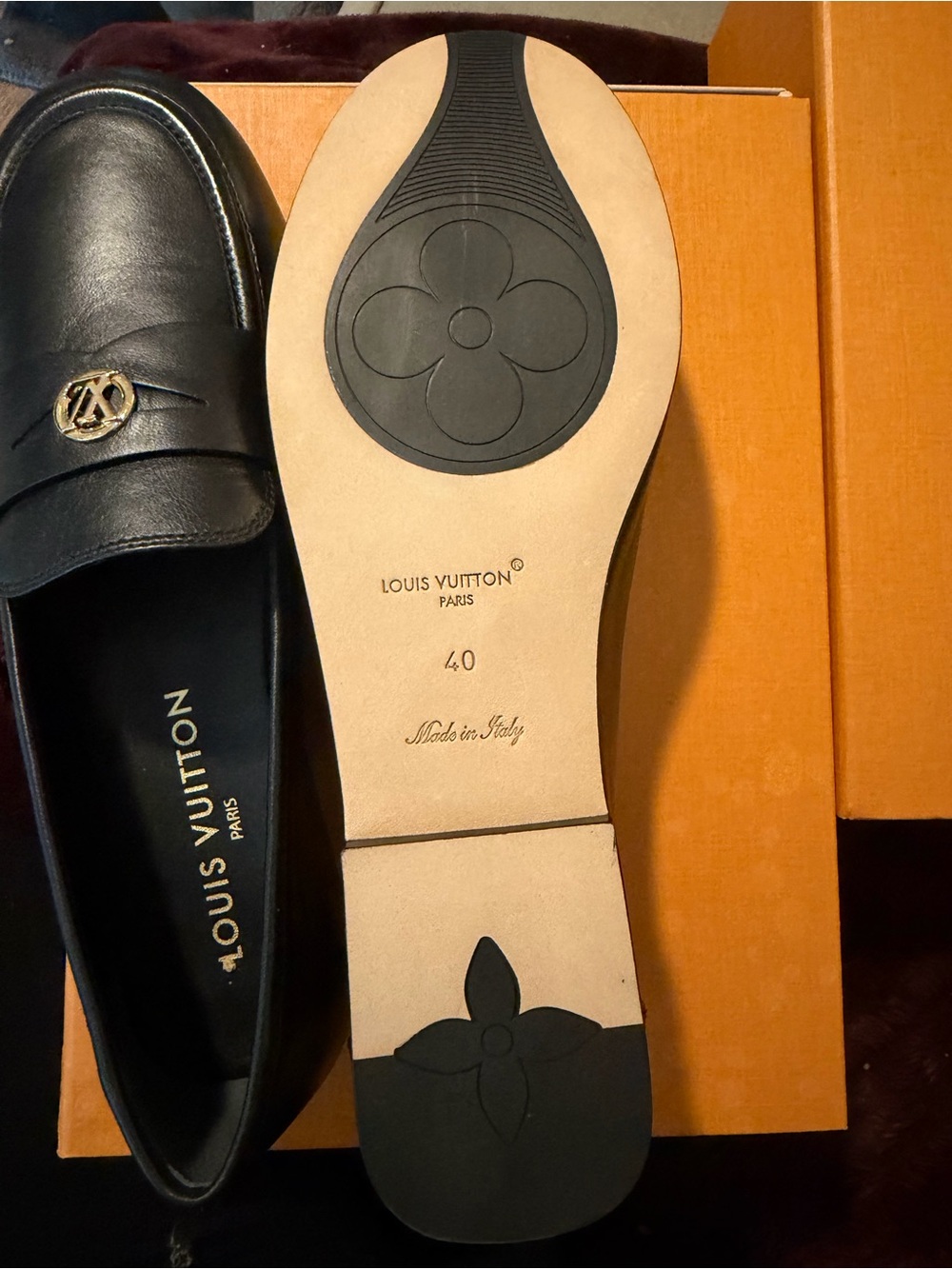 Louis Vuitton SoHo Flat Leather Loafers Size 40 never worn Purchase receipt avai